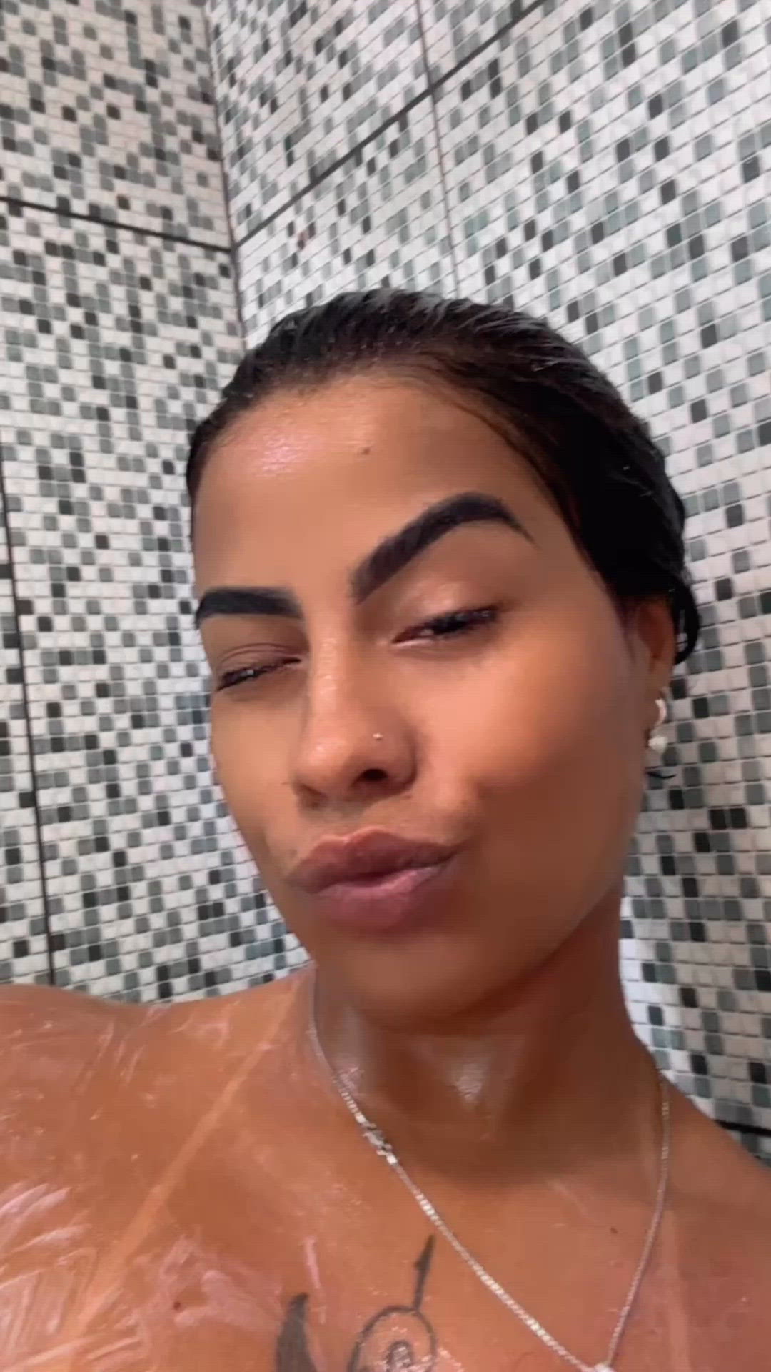 Vídeo Sereya Lima, Vitória ES - Estilo namoradinha - Clique para assistir